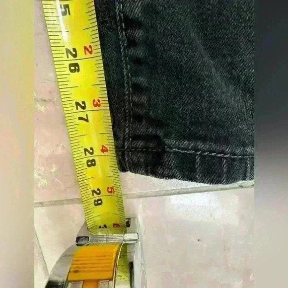 Levi’s Strauss Faded Lived in Black Color Mid Rise Cotton Size 12 - Picture 5 of 8